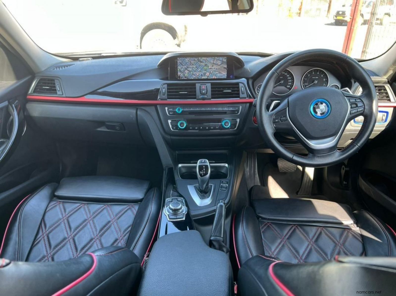 2013 BMW 320i pictures