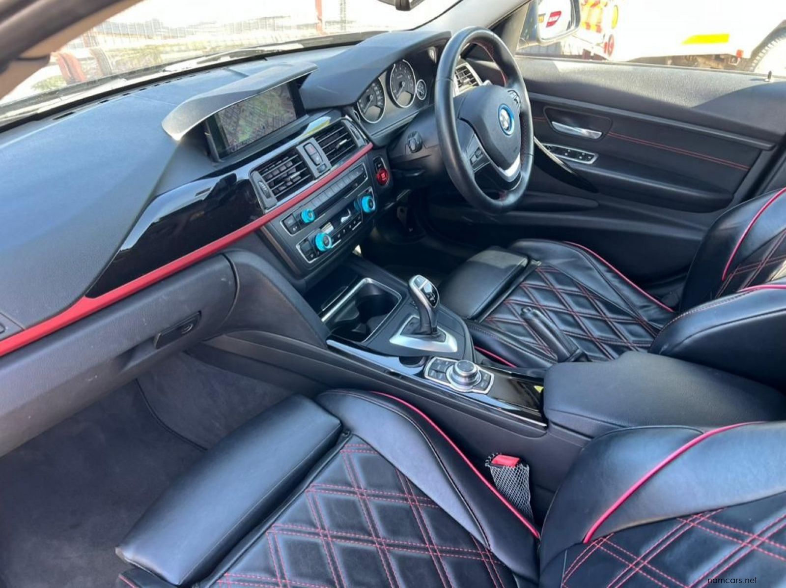 2013 BMW 320i pictures