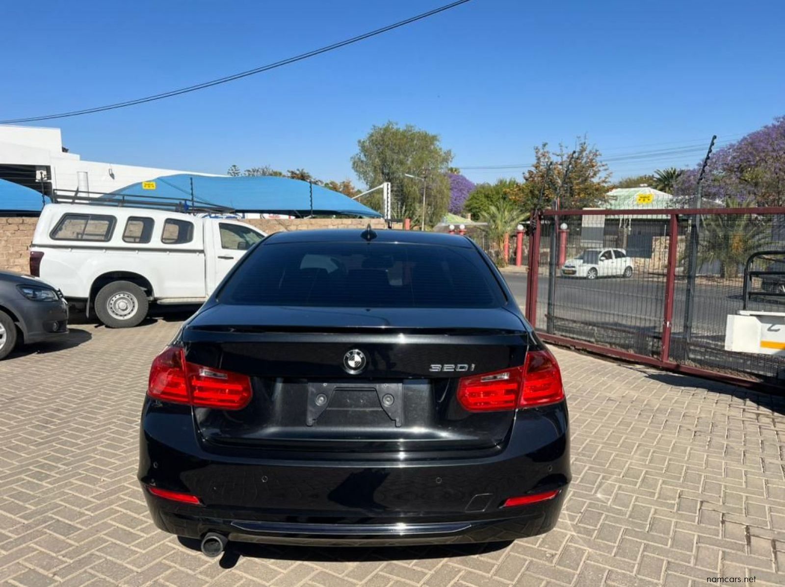 2013 BMW 320i pictures