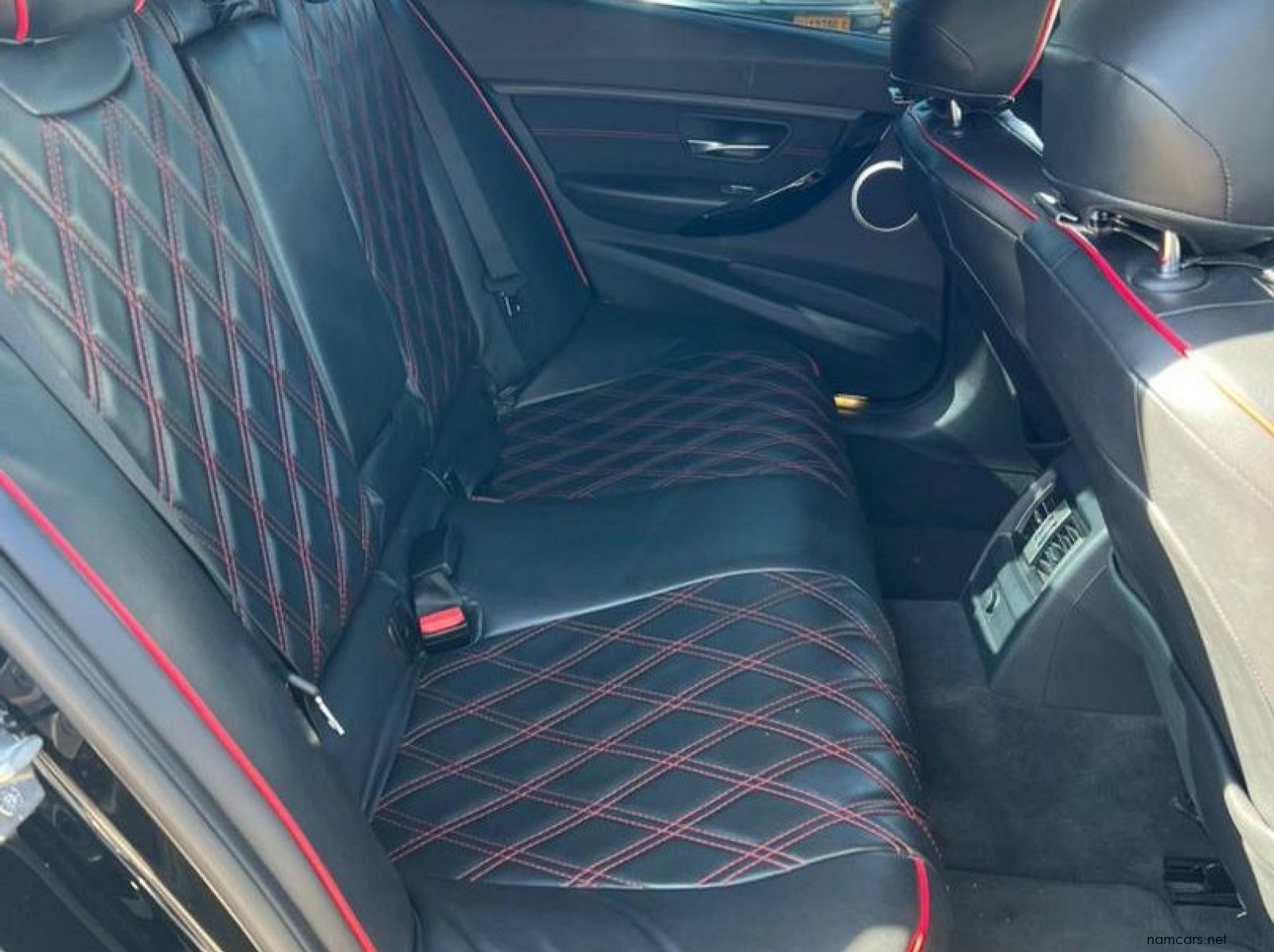 2013 BMW 320i pictures