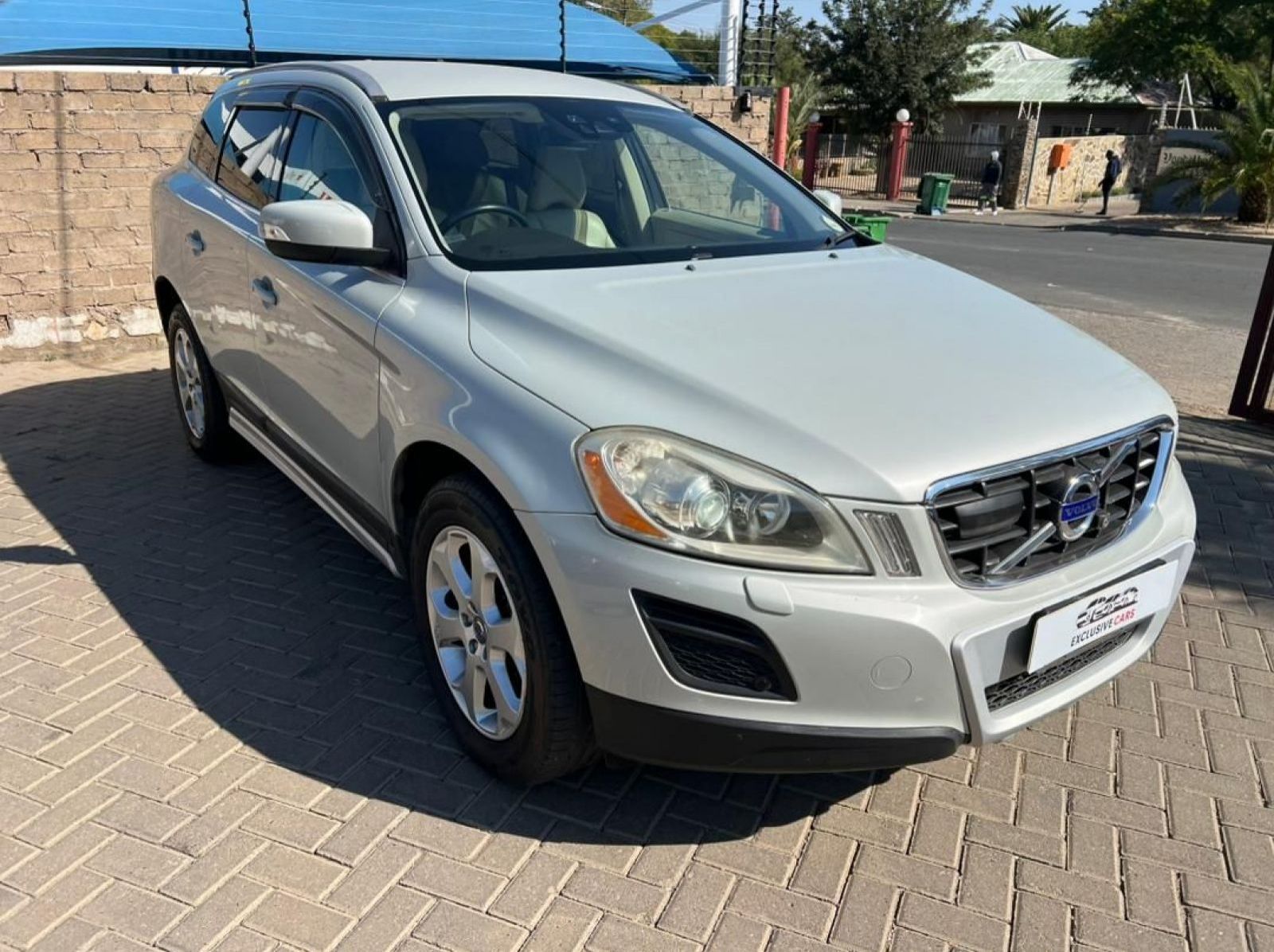 Used Volvo XC60 T5  for sale in Windhoek, Namibia