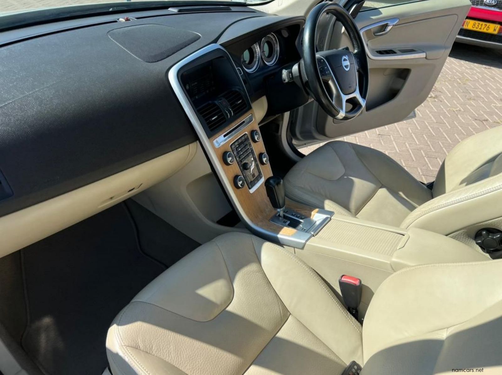 2011 Volvo XC60 T5 pictures