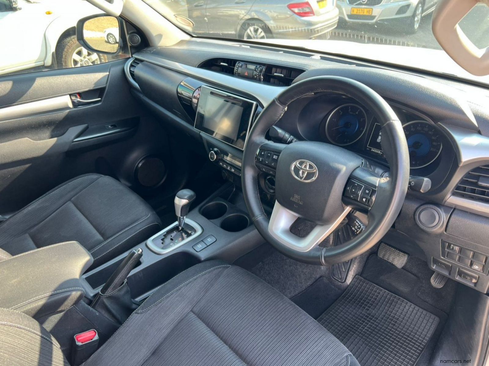 2016 Toyota Hilux 2.8 GD-6 Raider 4x4 A/T pictures