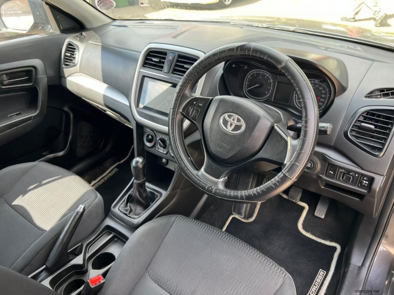 2021 Toyota Urban Cruiser 1.5 XI Man pictures