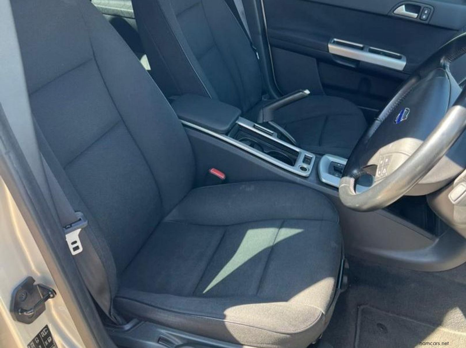 2010 Volvo S40 2.0 Petrol pictures