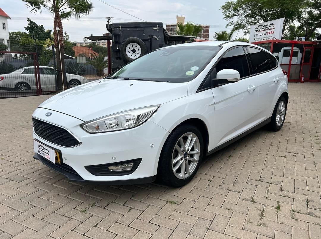 2015 Ford Focus 1.0 ECOBOOST TREND pictures