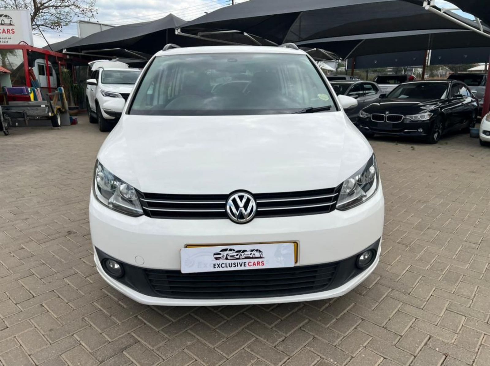 2013 Volkswagen Touran 2.0TDI Trendline pictures