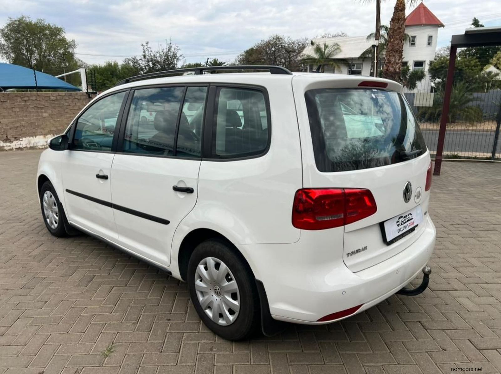 2013 Volkswagen Touran 2.0TDI Trendline pictures