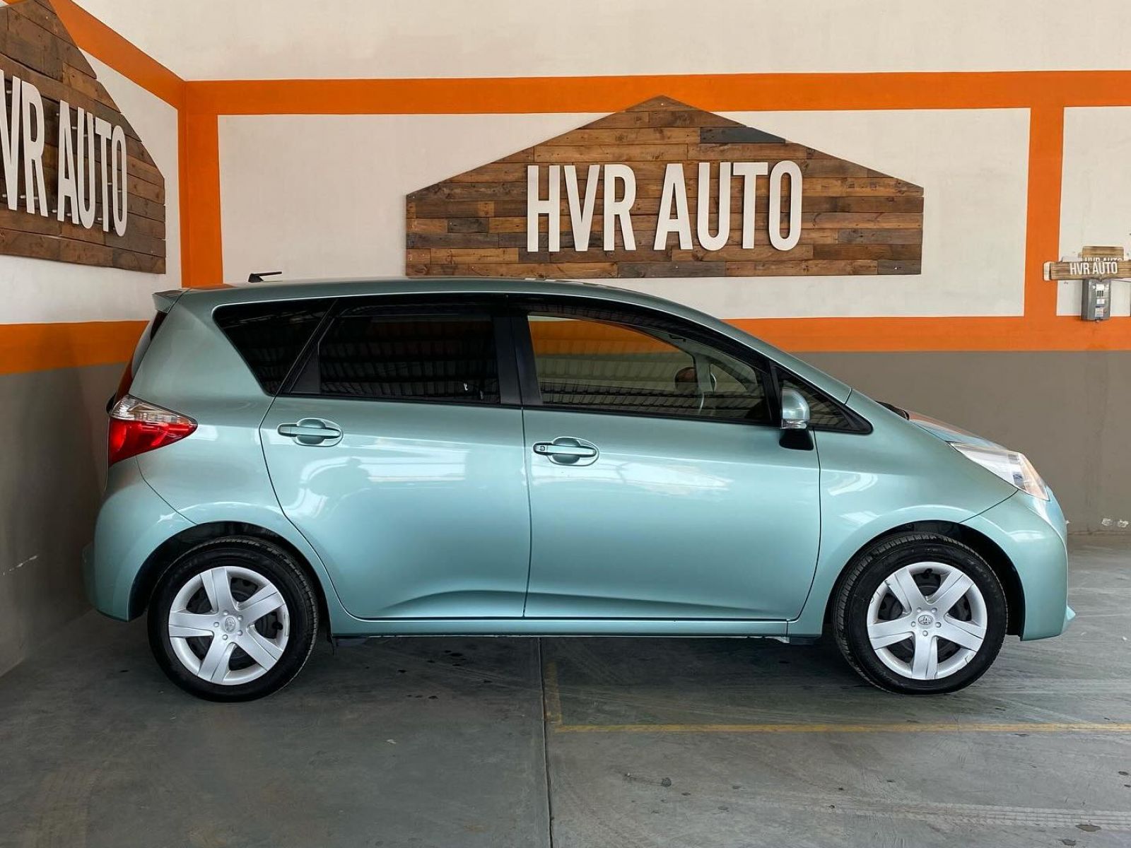 2013 Toyota Ractis 1.3 A/T (Import) photo