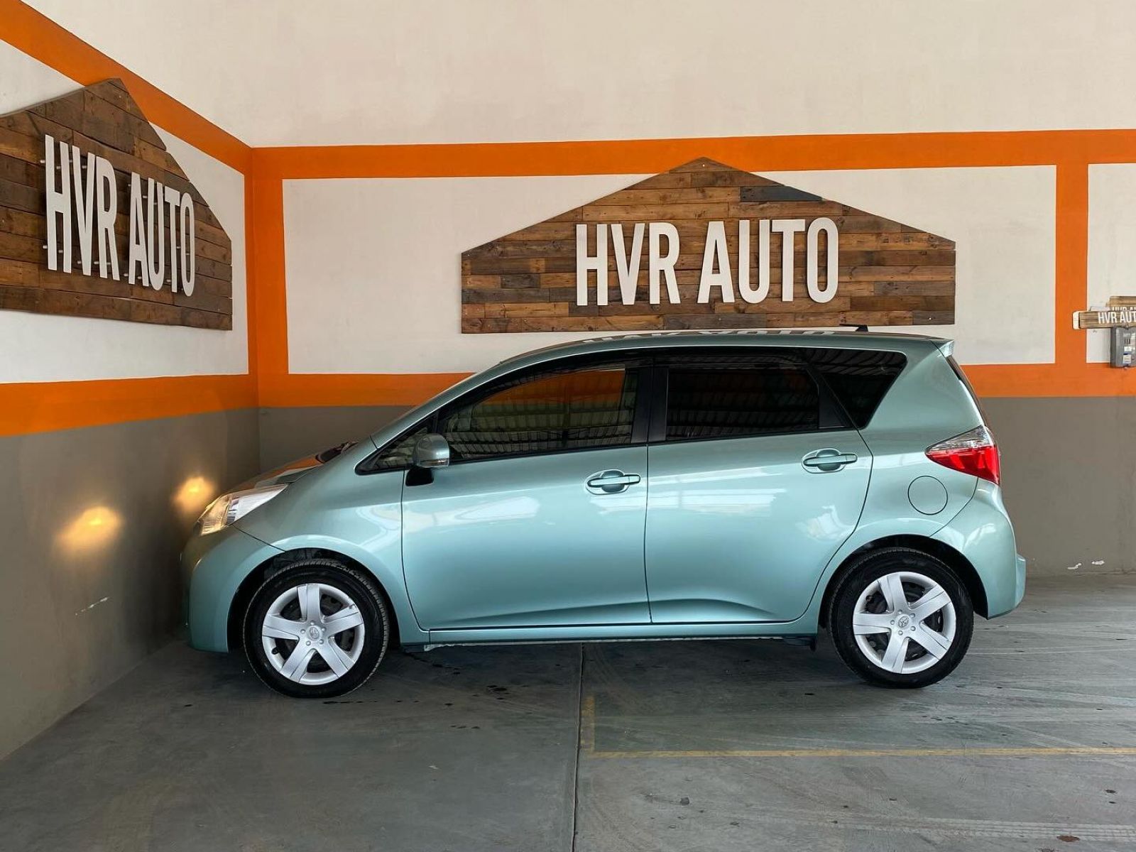 2013 Toyota Ractis 1.3 A/T (Import) photo