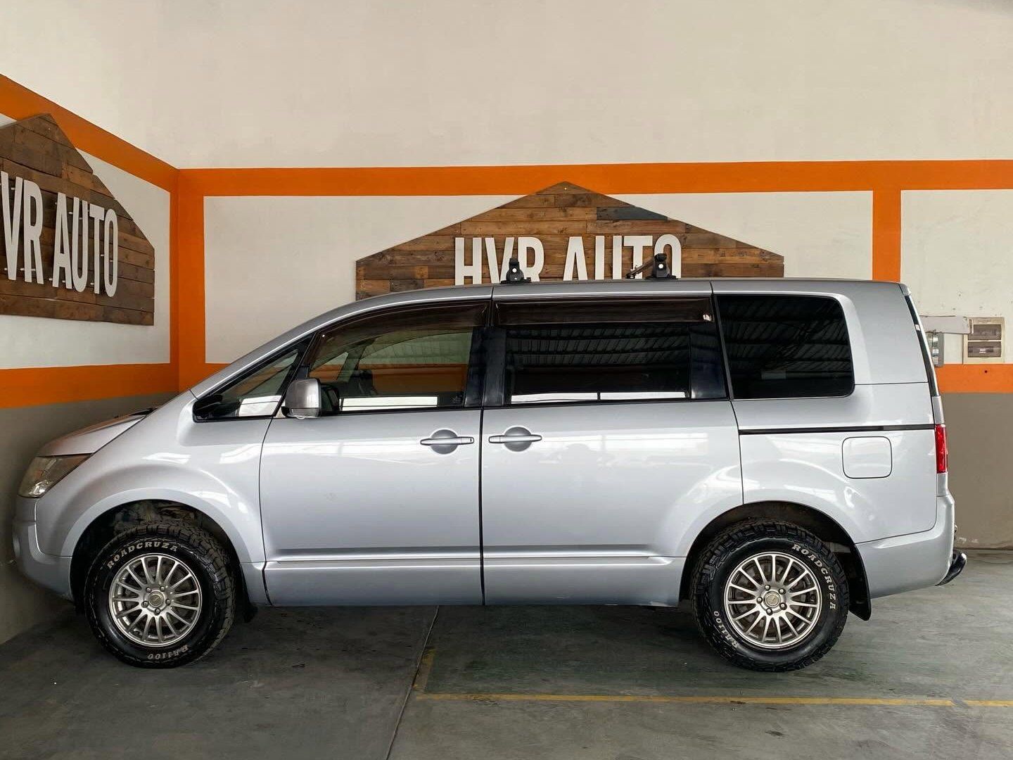 2013 Mitsubishi Delica 2.2L Diesel 4x4 photo