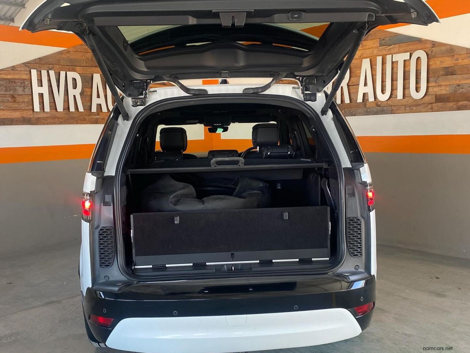 2021 Land Rover Discover 3.0L D300 photo