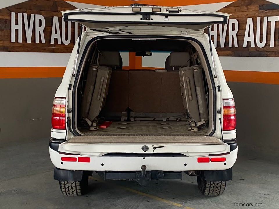 2002 Toyota Land Cruiser 100 V8 photo