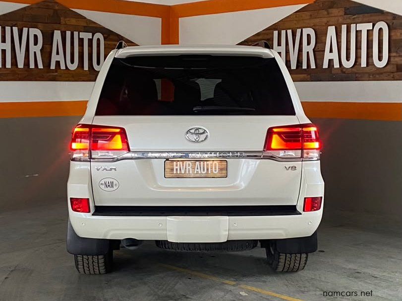 2017 Toyota land cruiser 200 V8 VX-R photo