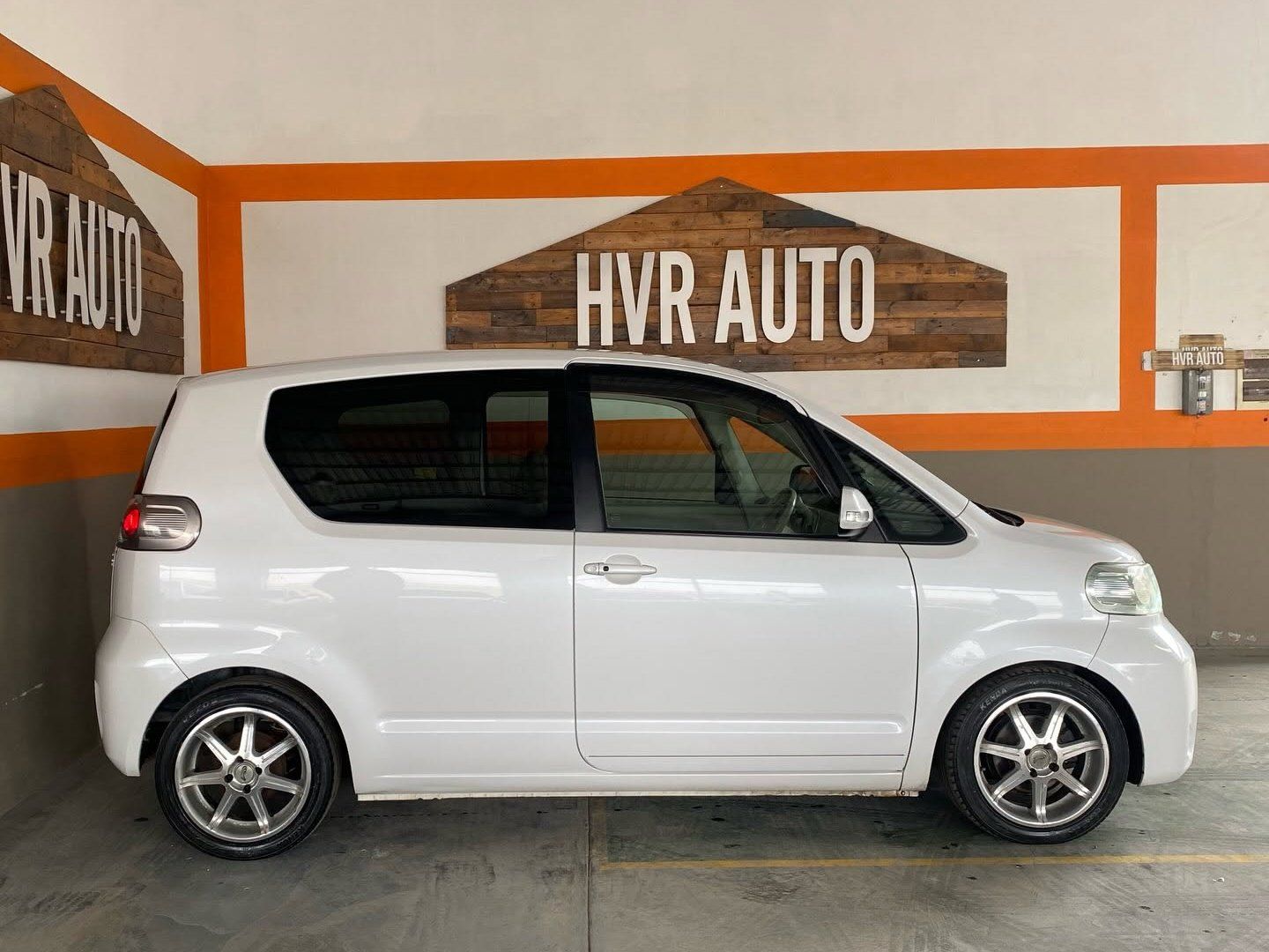2010 Toyota Porte 1.3L photo