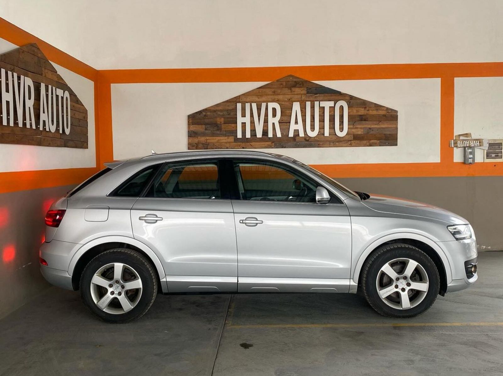 2014 Audi Q3 2.0T FSI Quattro pictures