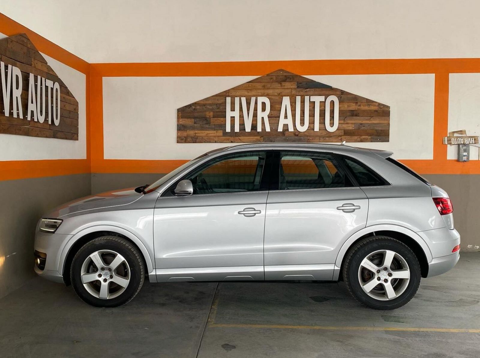 2014 Audi Q3 2.0T FSI Quattro pictures