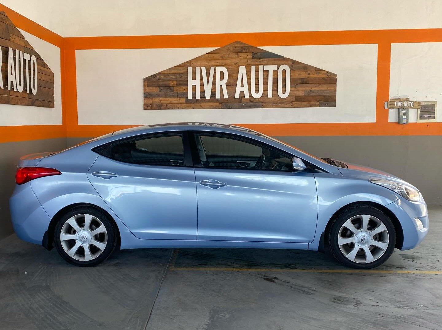 2013 Hyundai Elantra 1.8L GLS Executive pictures
