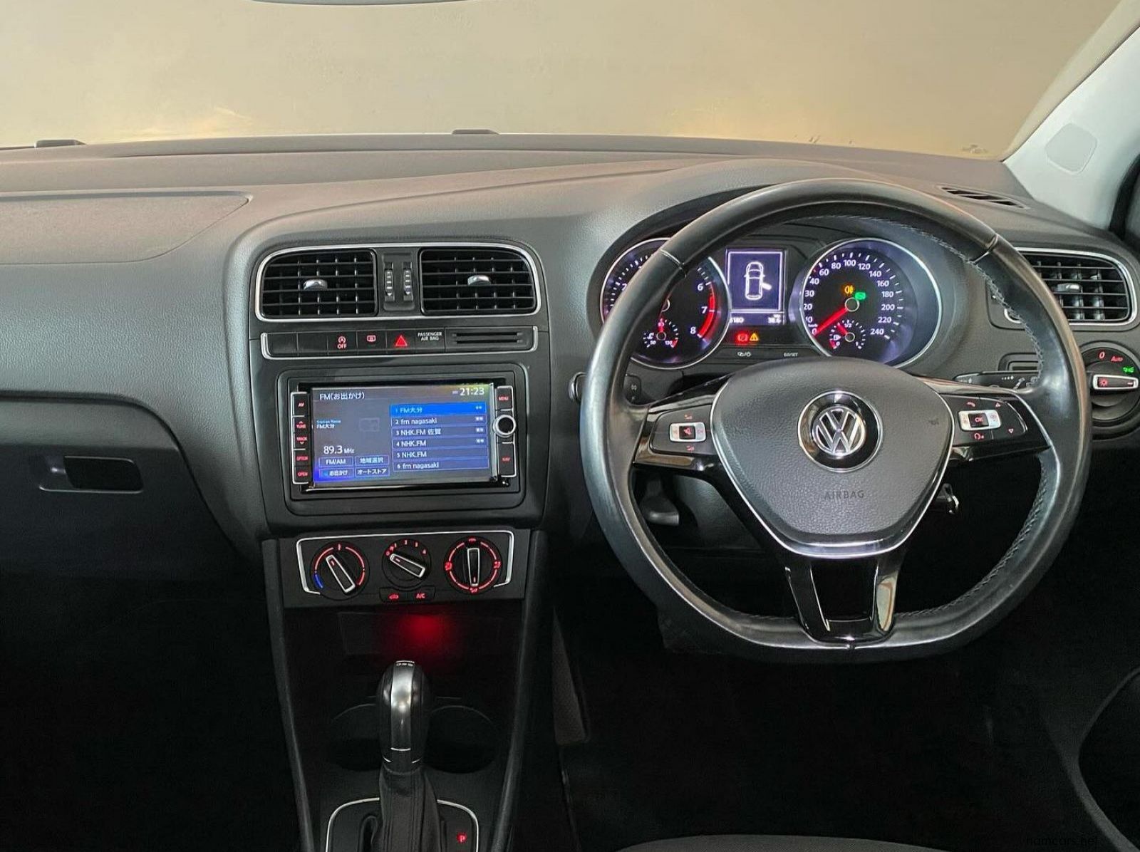 2016 Volkswagen Polo 6 1.2 Tsi Bluemotion pictures