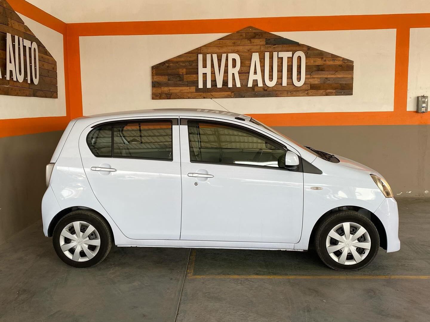 2013 Daihatsu Mira 660cc pictures