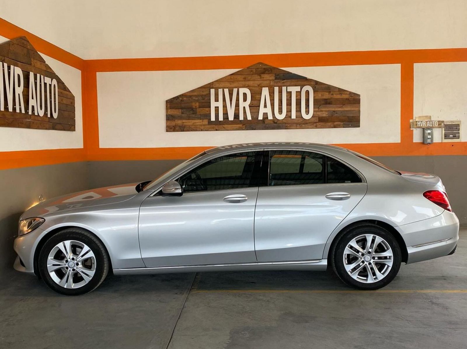 2015 Mercedes-Benz C180 Exclusive pictures