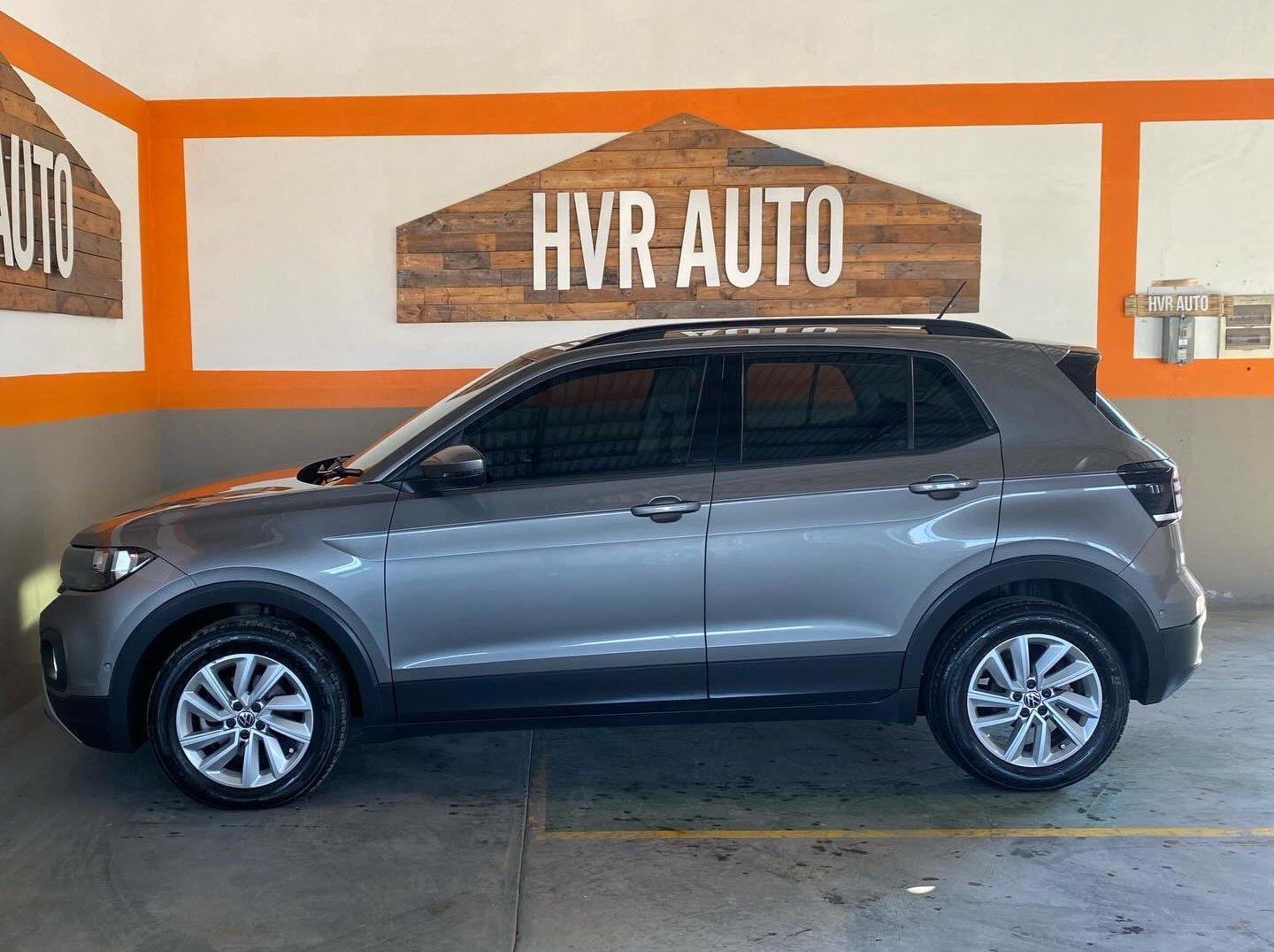 2021 Volkswagen T-Cross 1.0L TSI Comfortline pictures