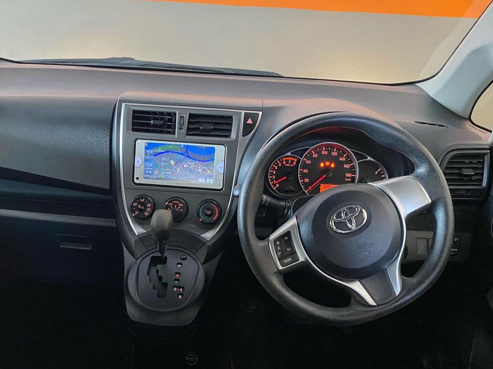 2013 Toyota Ractis 1.3 A/T (Import) pictures