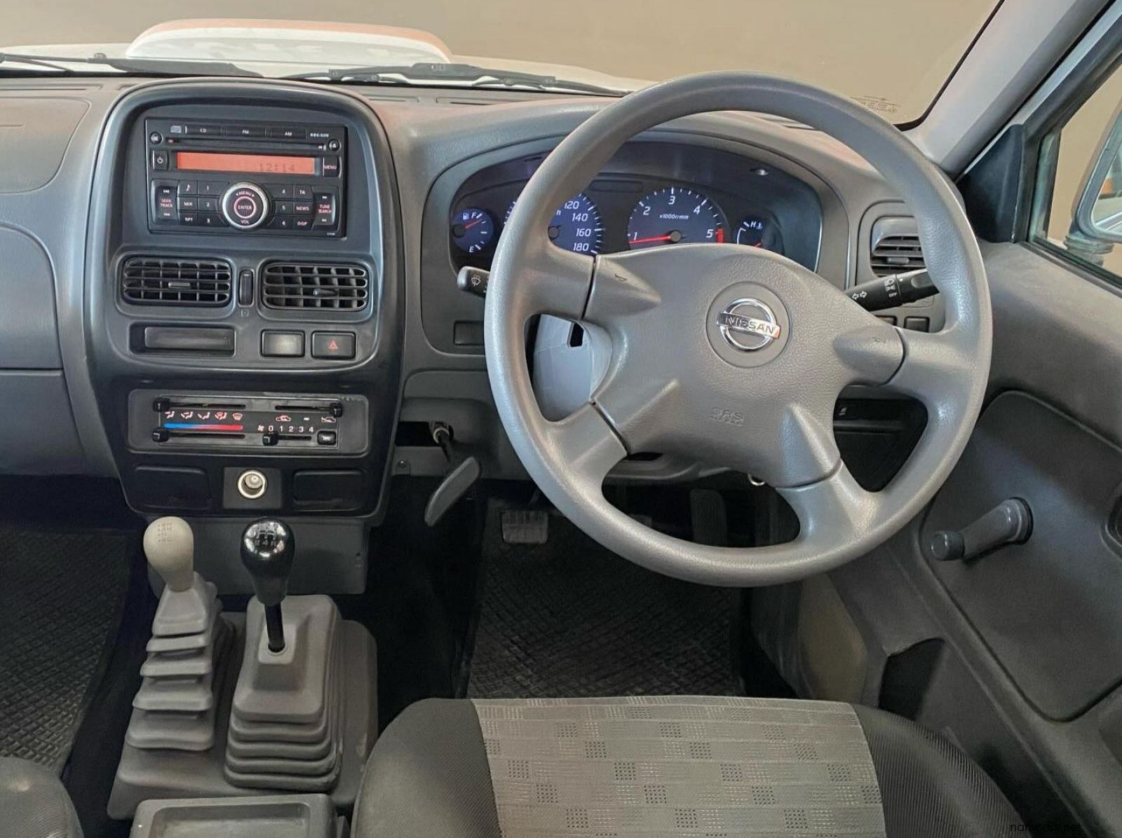 2015 Nissan Hardbody Np300 2.5 4x4 pictures