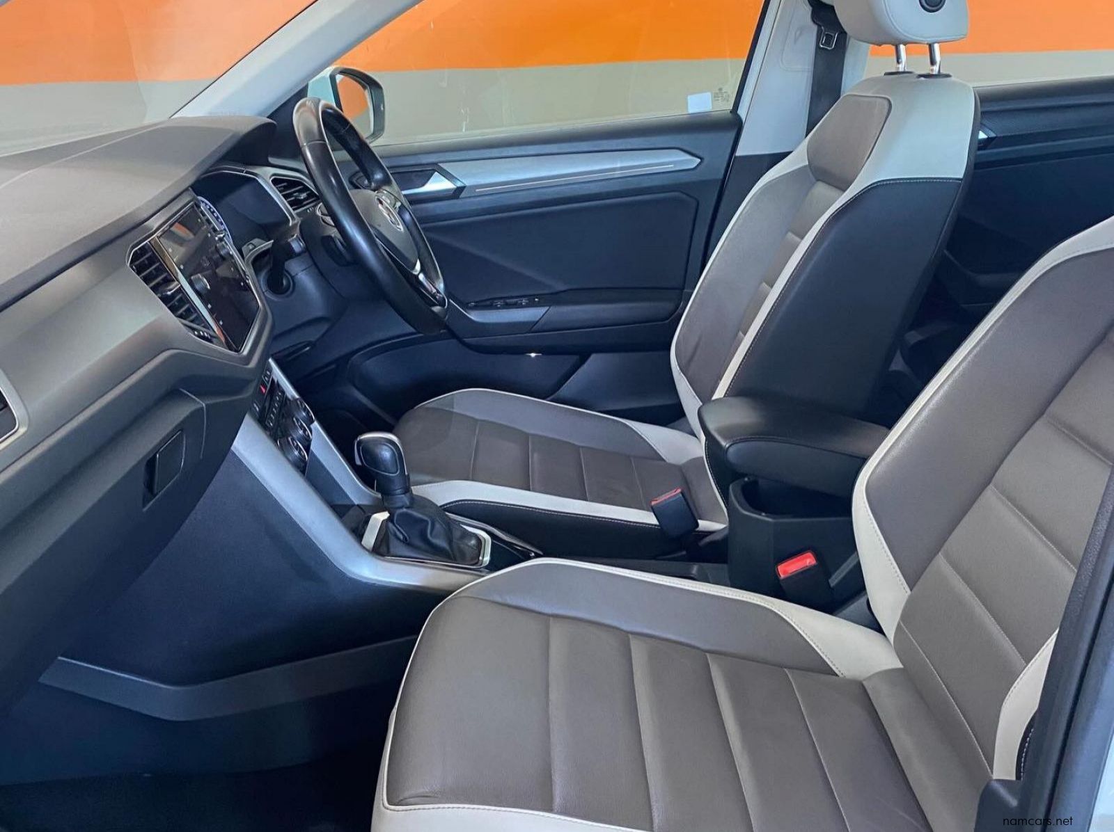 2022 Volkswagen T-Roc 1.4 Tsi pictures