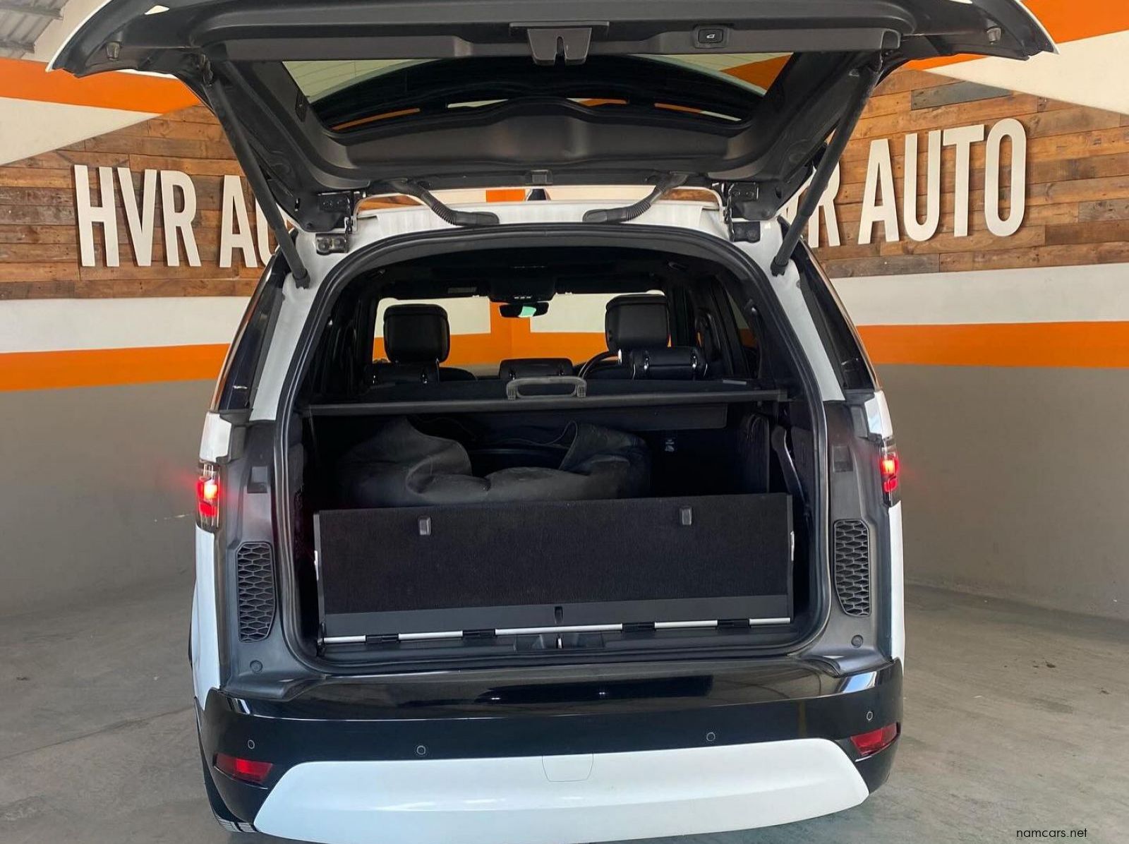 2021 Land Rover Discover 3.0L D300 pictures