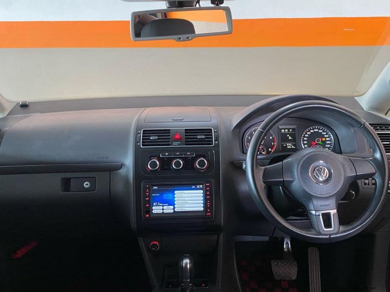 2012 Volkswagen Touran 1.4 TSI pictures