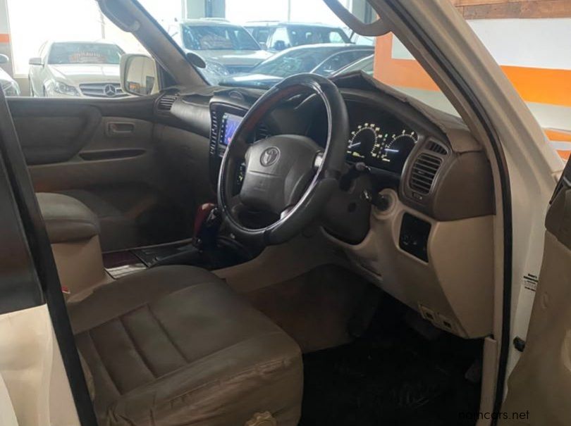 2002 Toyota Land Cruiser 100 V8 pictures