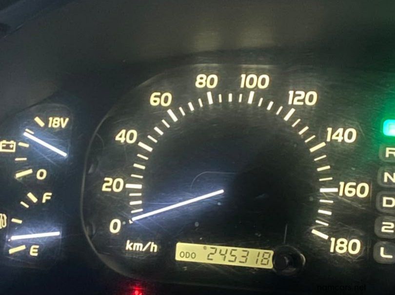 2002 Toyota Land Cruiser 100 V8 pictures