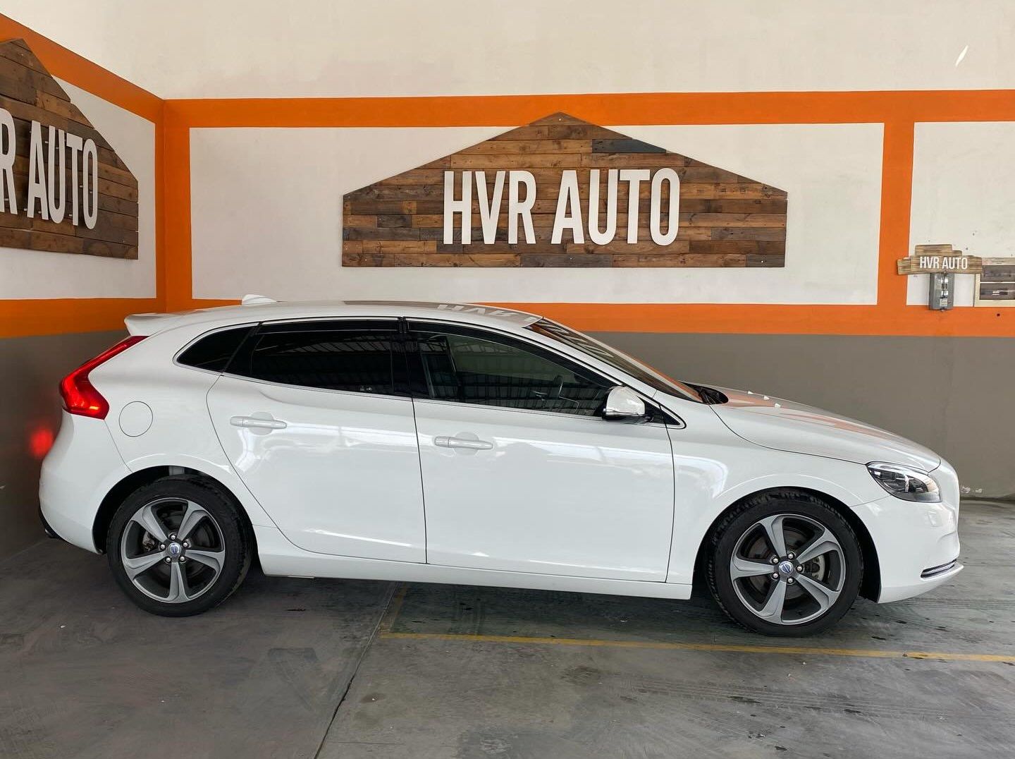 2014 Volvo V40 T4 1.6L pictures