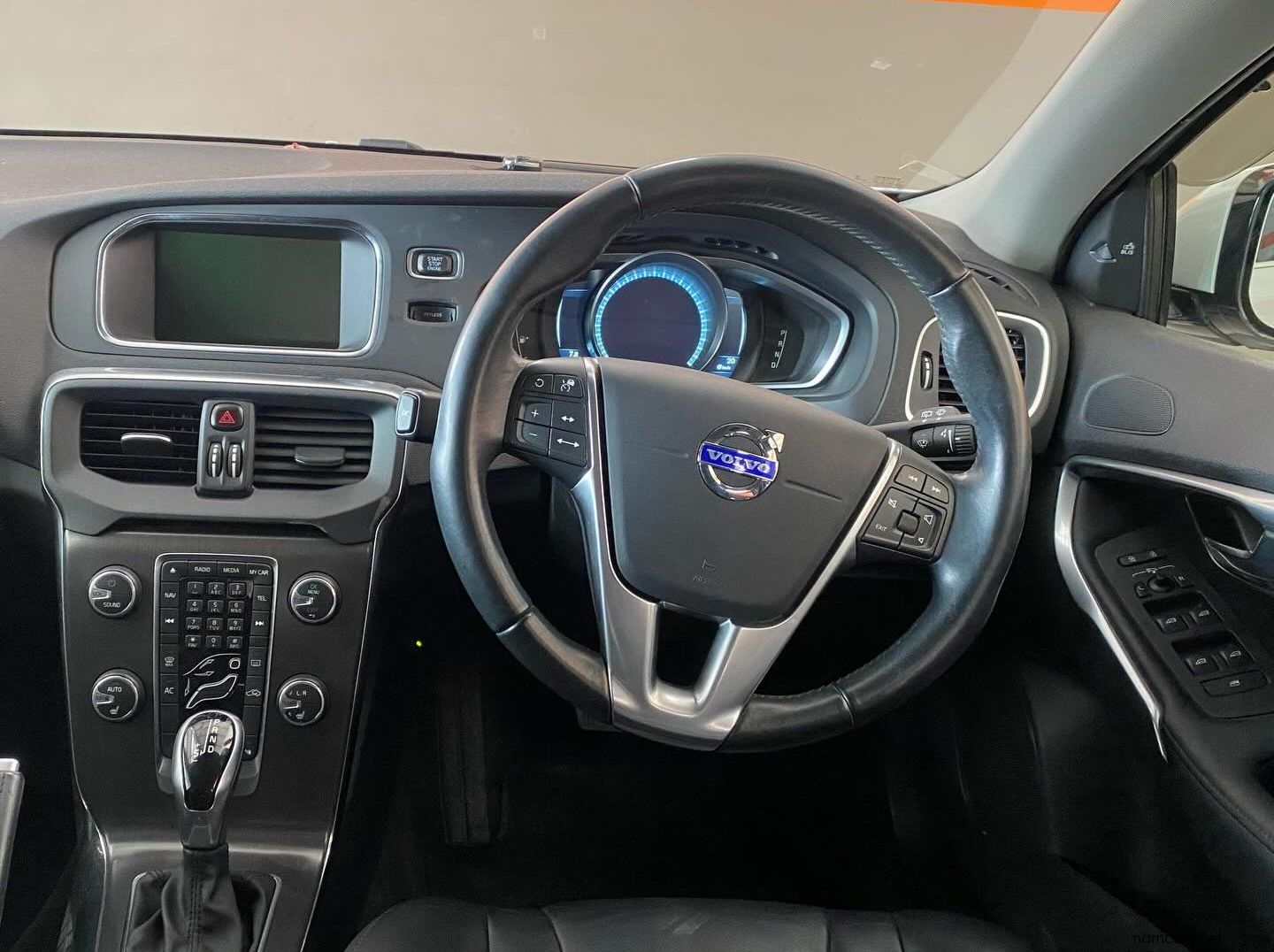 2014 Volvo V40 T4 1.6L pictures