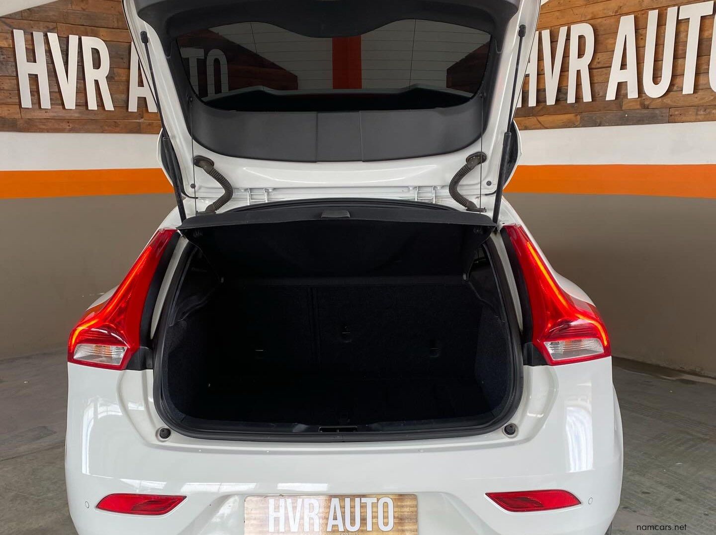 2014 Volvo V40 T4 1.6L pictures