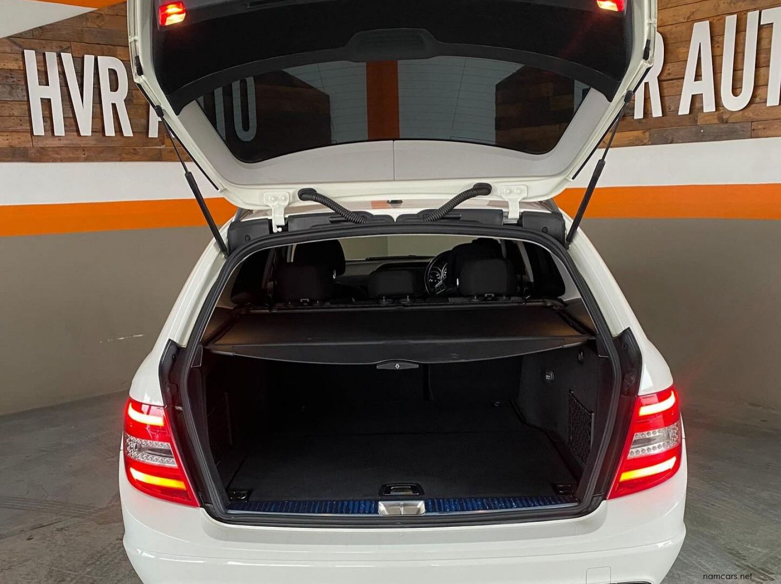 2012 Mercedes-Benz C180 pictures