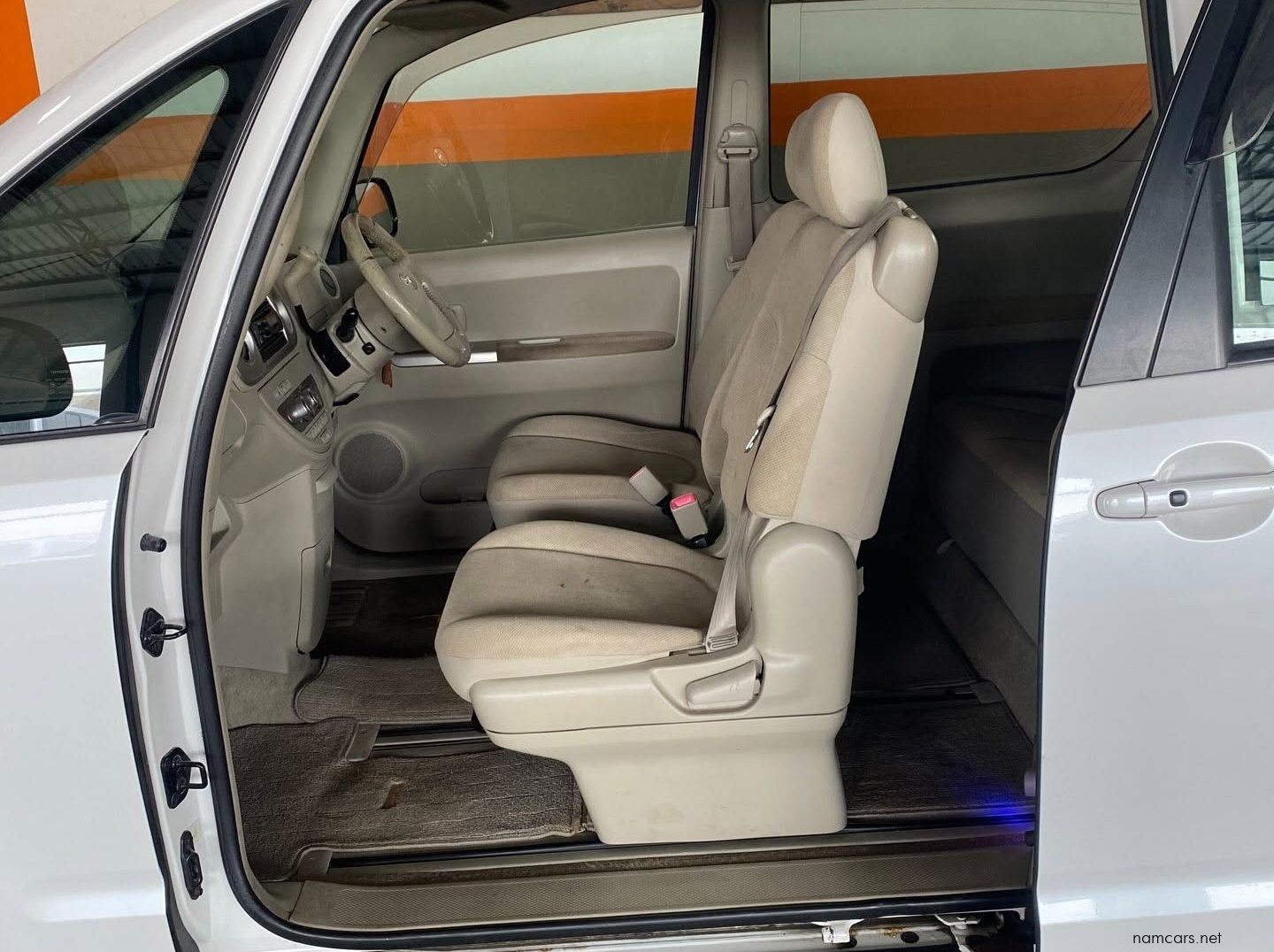 2010 Toyota Porte 1.3L pictures
