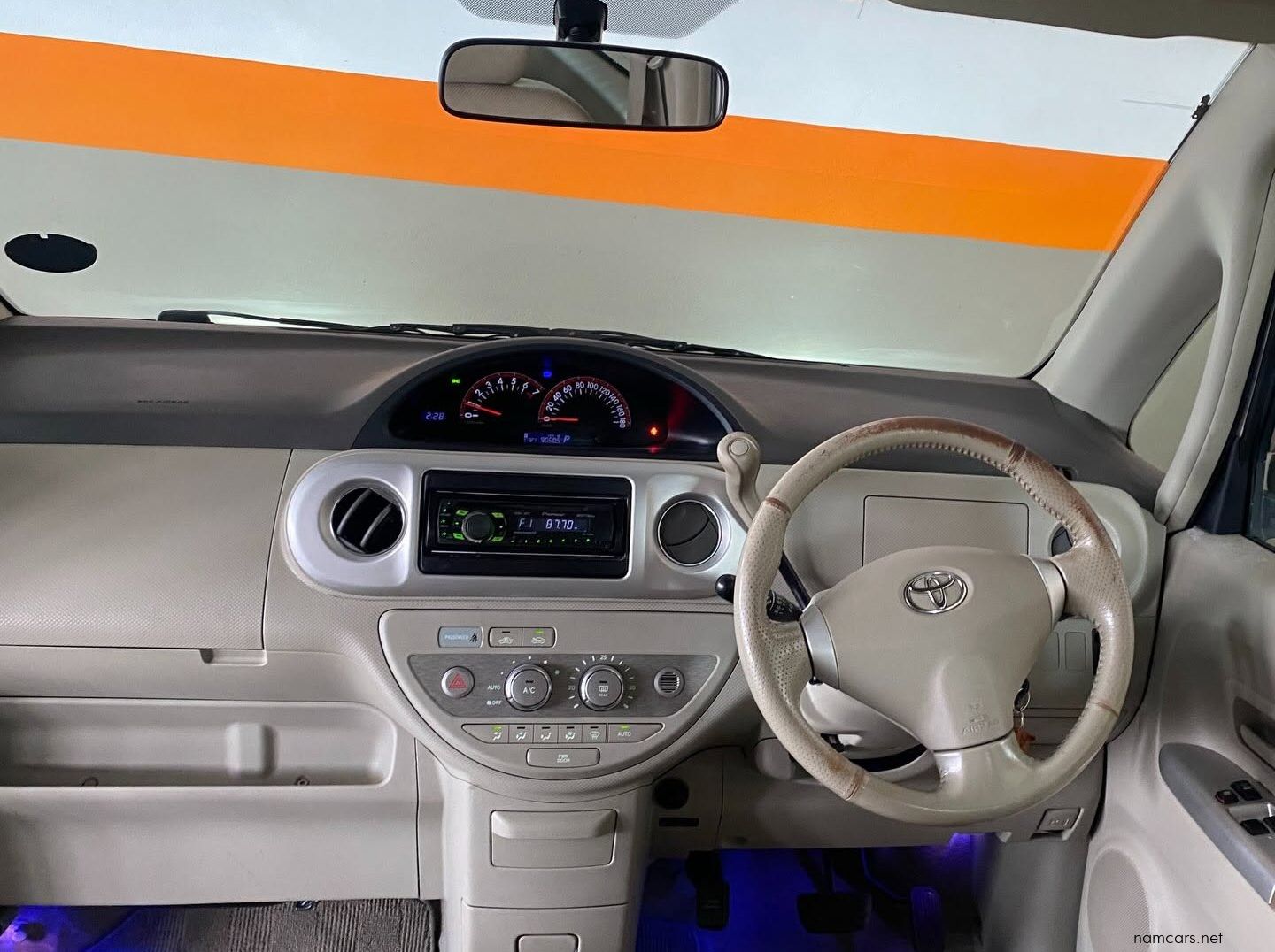 2010 Toyota Porte 1.3L pictures