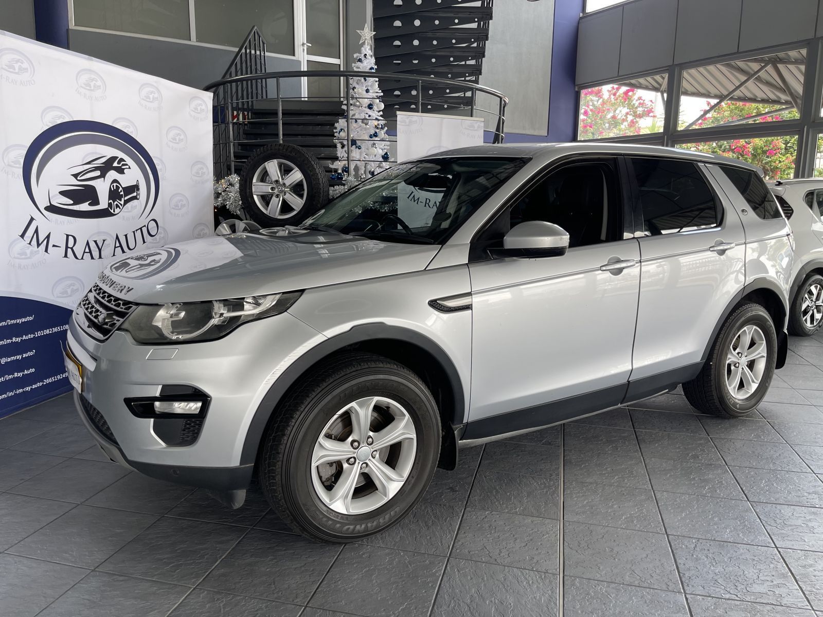 Land Rover Discovery Sport 2.0 Si4 Se in Namibia