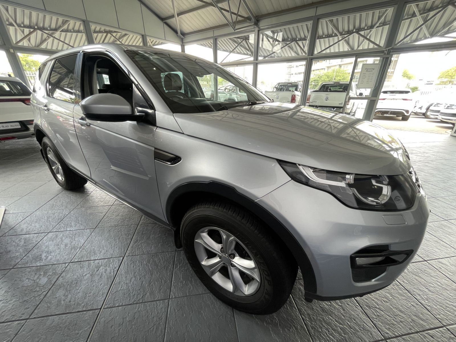 2018 Land Rover Discovery Sport 2.0 Si4 Se photo