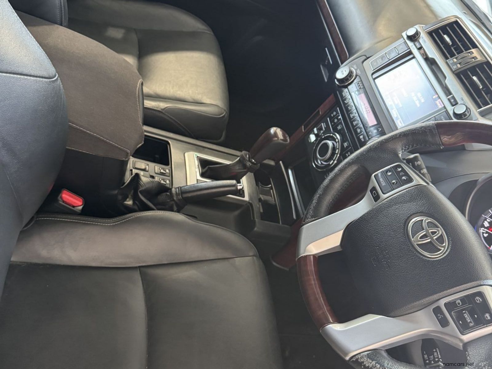 2017 Toyota Prado VX 4.0 V6 A/T photo