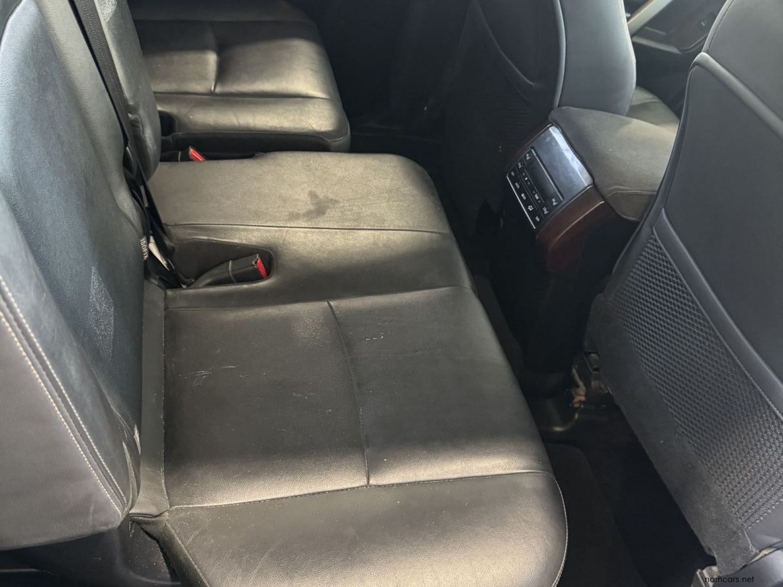 2017 Toyota Prado VX 4.0 V6 A/T photo