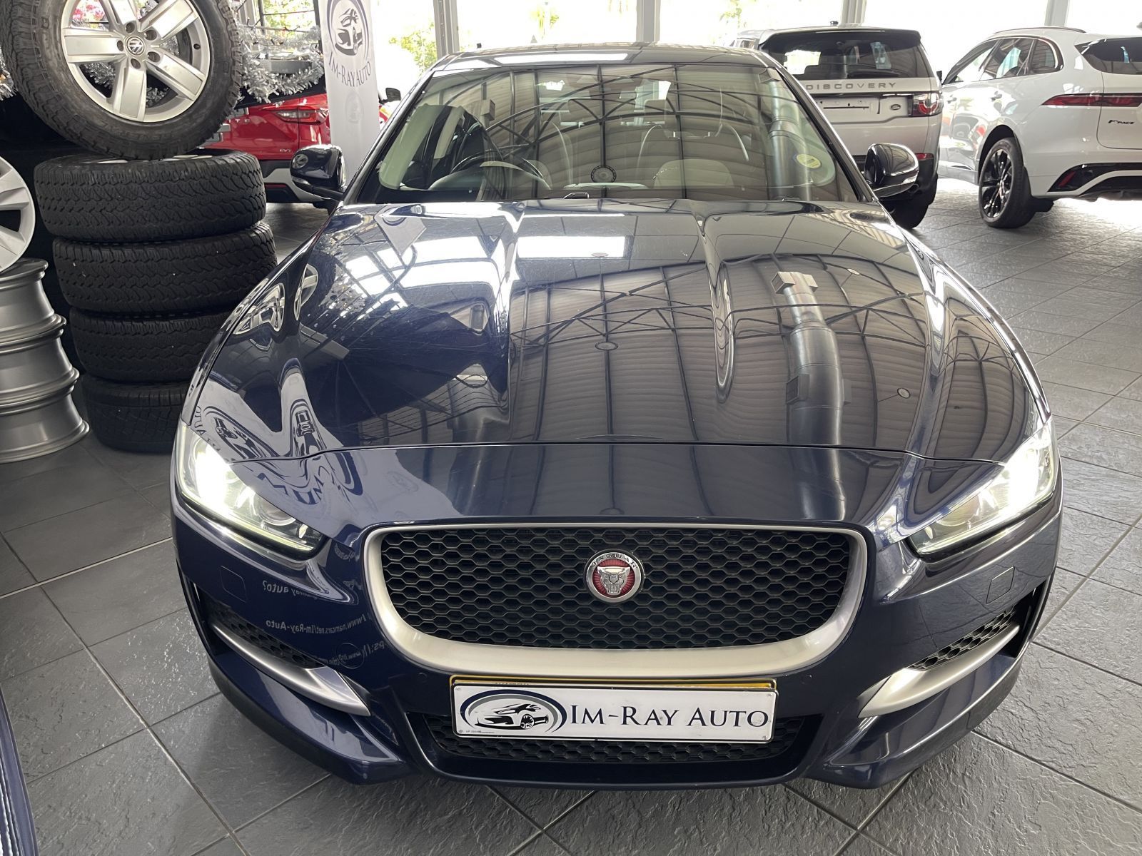2019 Jaguar Xe 2.0 R-Sport A/T photo