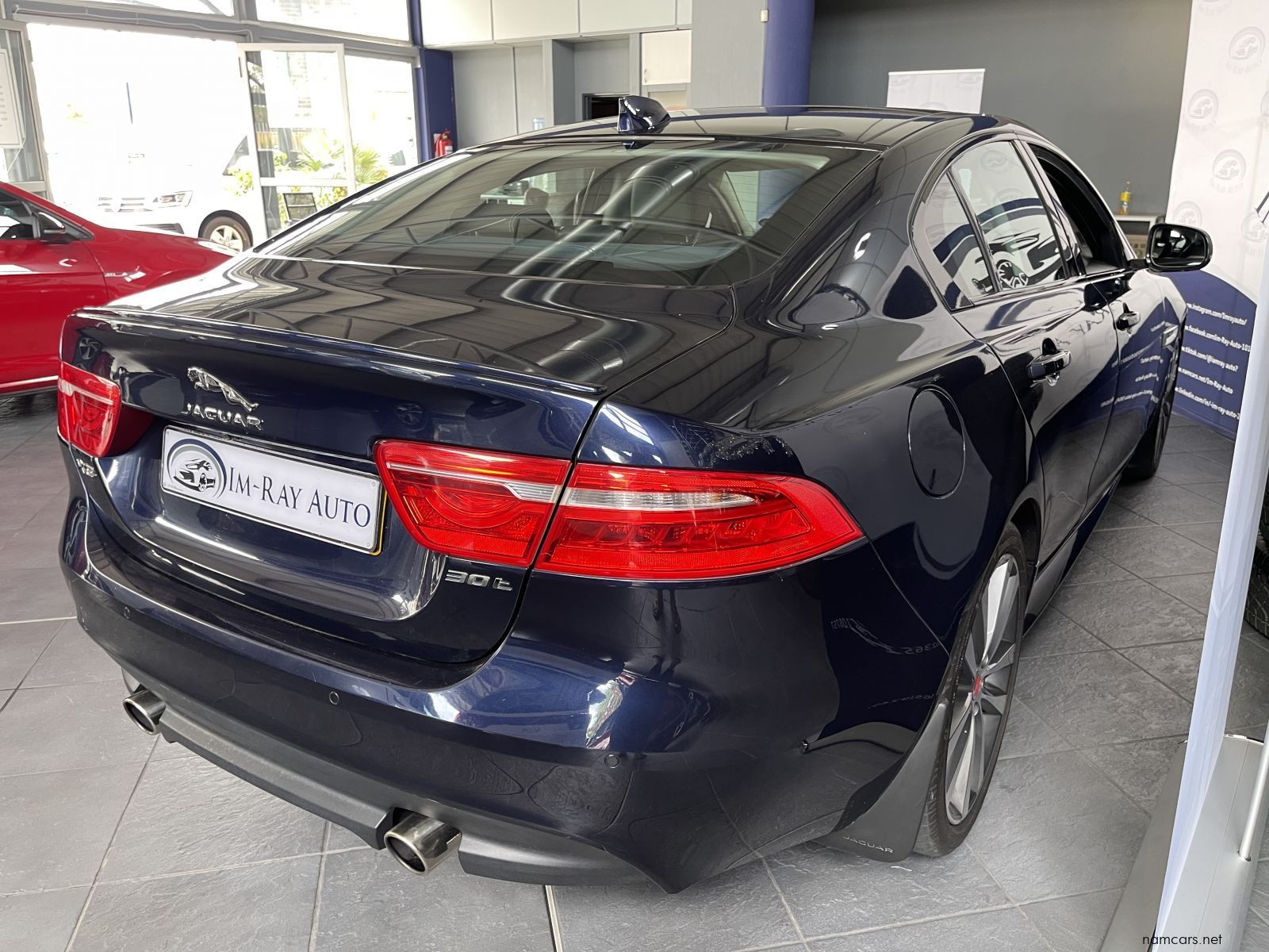 2019 Jaguar Xe 2.0 R-Sport A/T photo