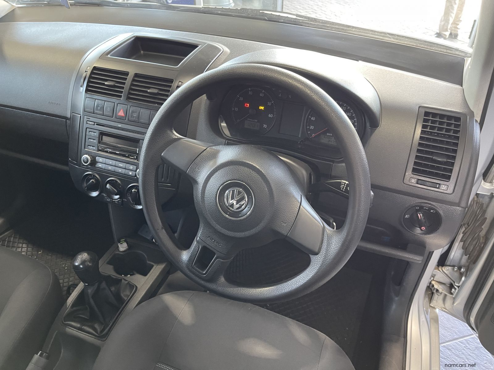 2017 Volkswagen Polo Vivo Gp 1.6 Comfortline 5Dr photo
