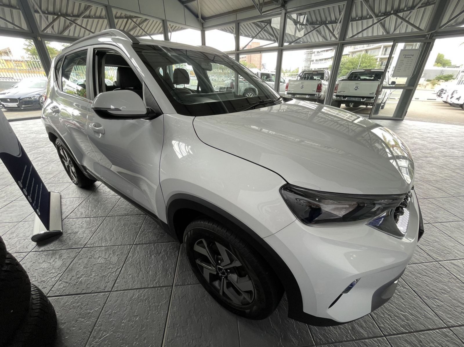 2023 Kia Sonet 1.5 EX pictures