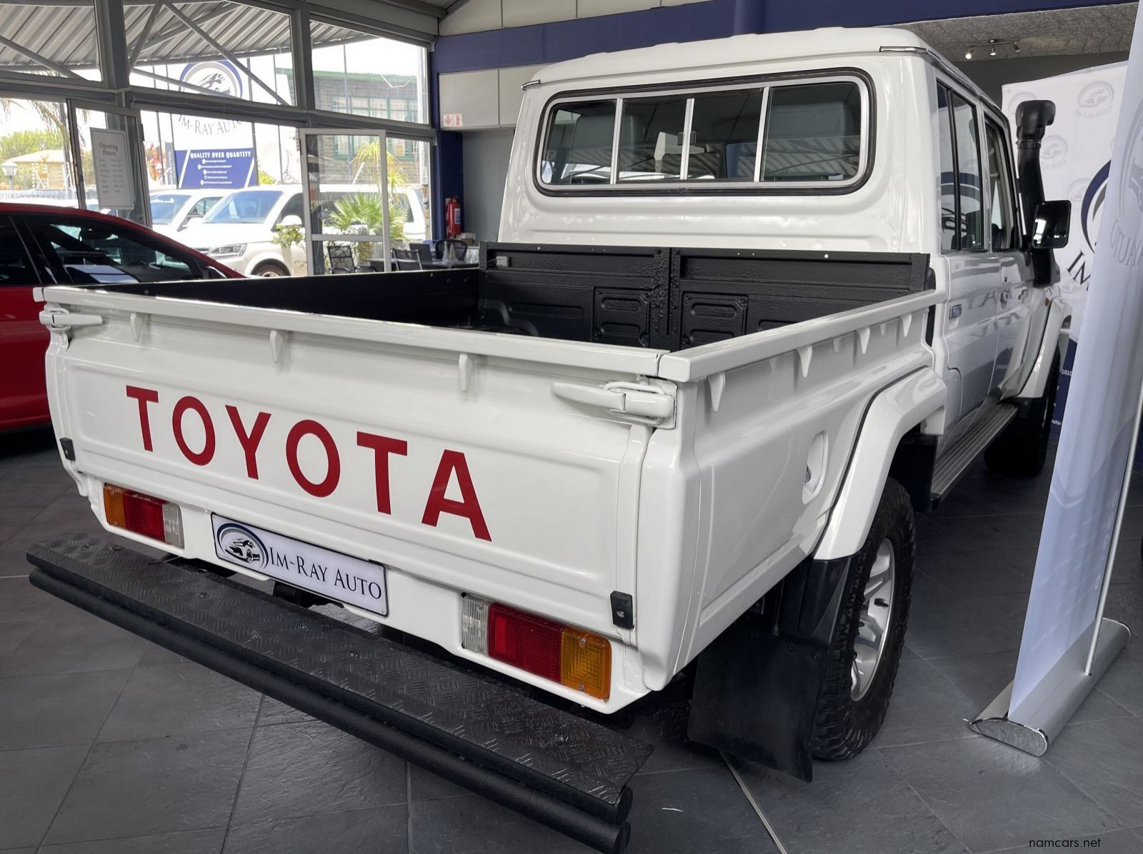 2019 Toyota Landcruiser 79 4.0p P/U D/C pictures