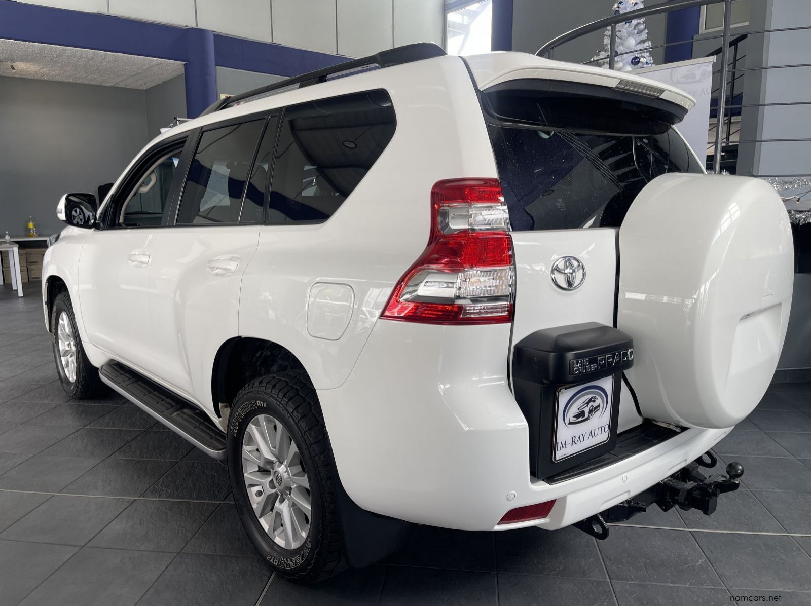 2017 Toyota Prado VX 4.0 V6 A/T pictures