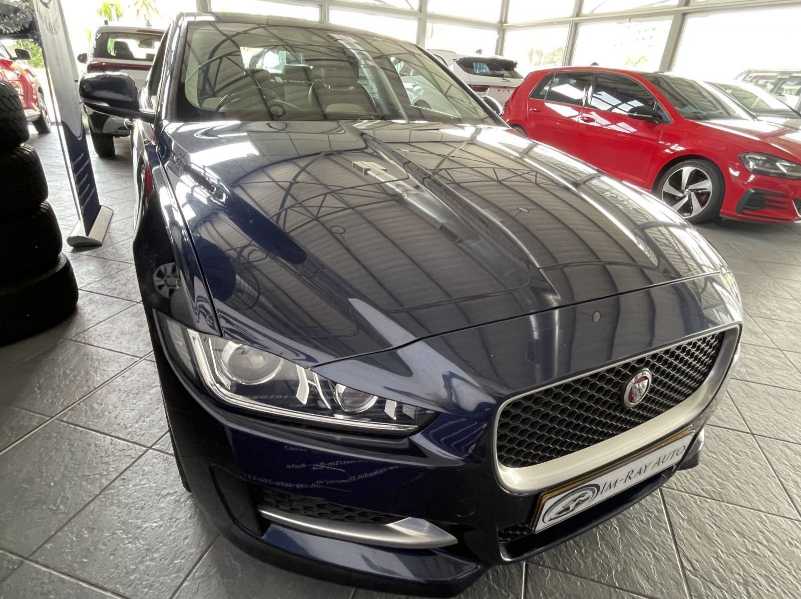2019 Jaguar Xe 2.0 R-Sport A/T pictures